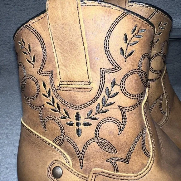 Sterling River Women's Size 8.5 Brown with Black Embroidery R-Toe Booties SR6012 - Picture 6 of 8